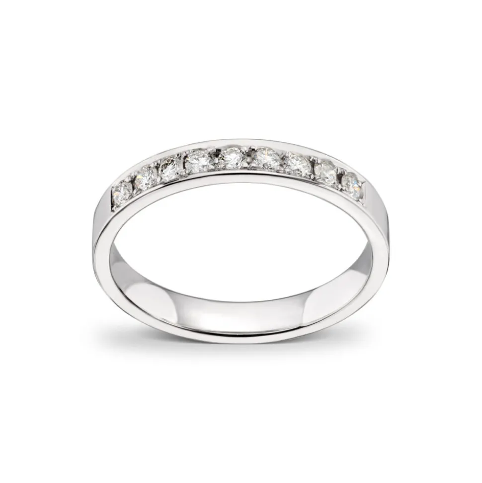 Wedding by Frisenberg – Giftering i hvitt gull med 9 x 0,03 ct diamanter – 3 mm bred